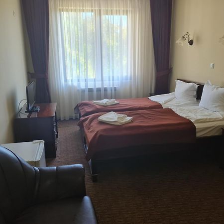 Family Hotel Bela Tryavna Ngoại thất bức ảnh