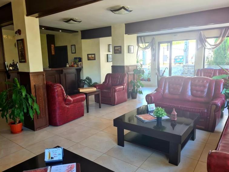 Family Hotel Bela Tryavna Ngoại thất bức ảnh