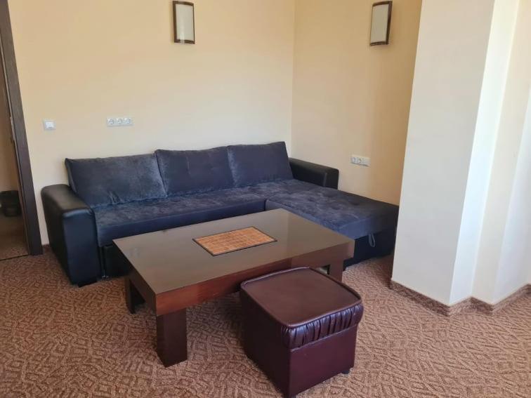 Family Hotel Bela Tryavna Ngoại thất bức ảnh