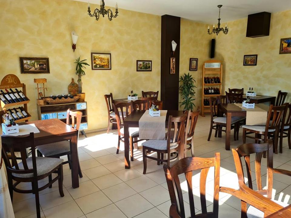 Family Hotel Bela Tryavna Ngoại thất bức ảnh
