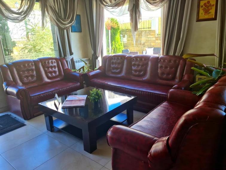 Family Hotel Bela Tryavna Ngoại thất bức ảnh