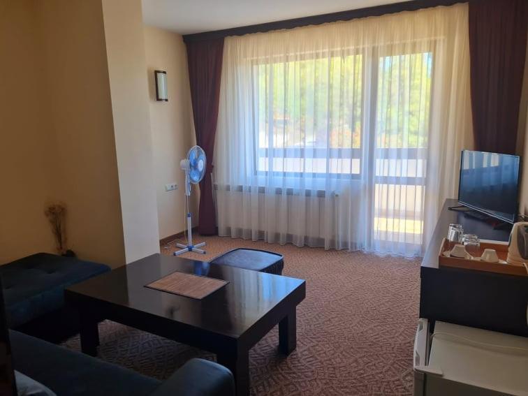 Family Hotel Bela Tryavna Ngoại thất bức ảnh