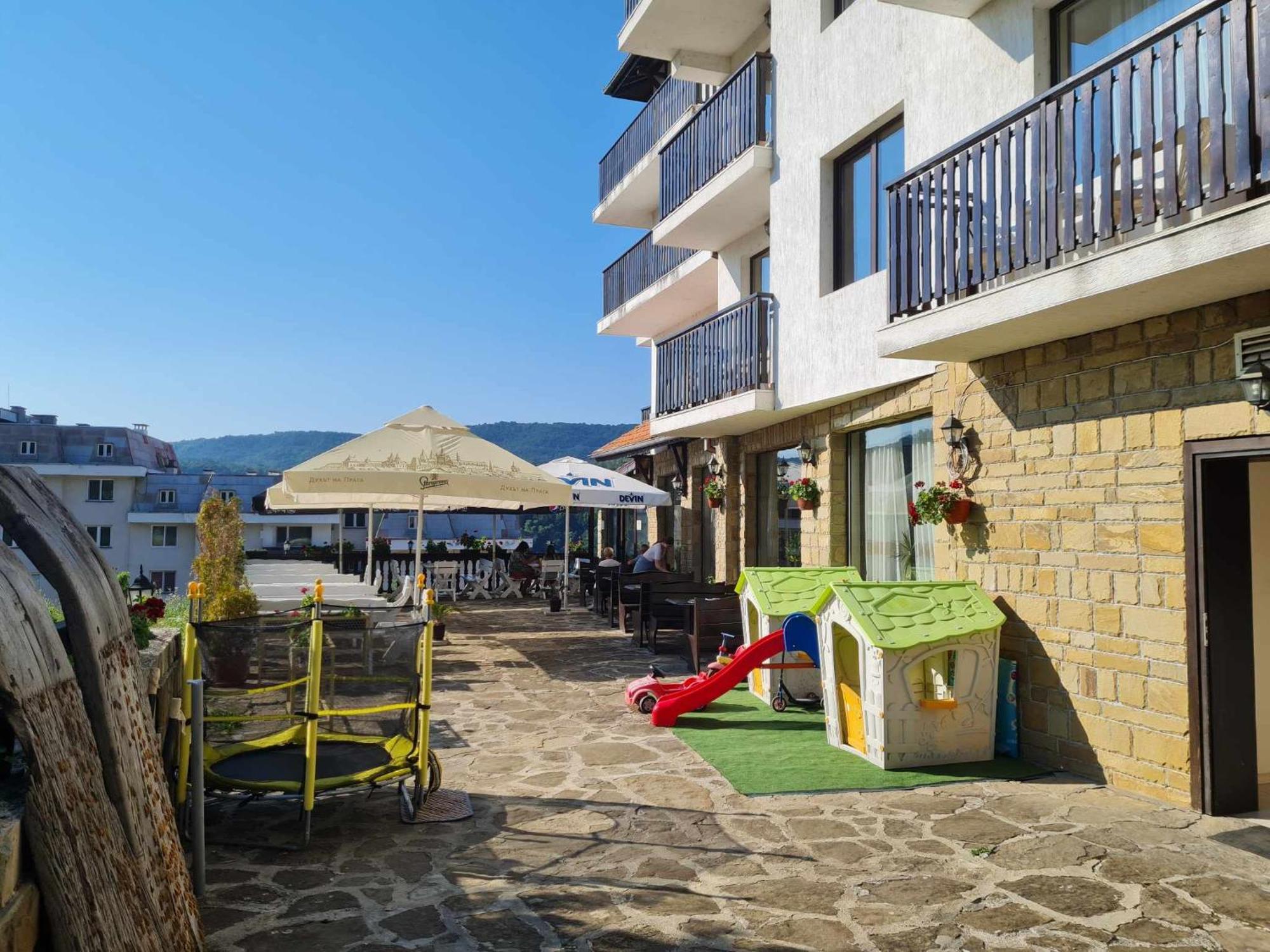 Family Hotel Bela Tryavna Ngoại thất bức ảnh