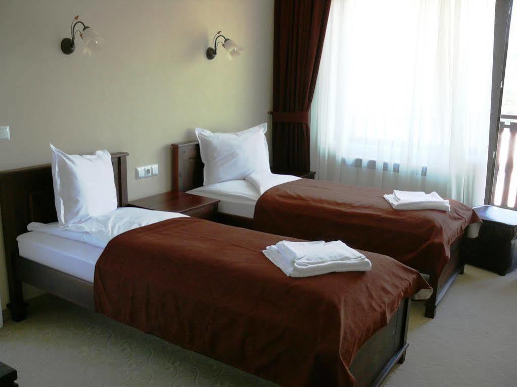 Family Hotel Bela Tryavna Ngoại thất bức ảnh